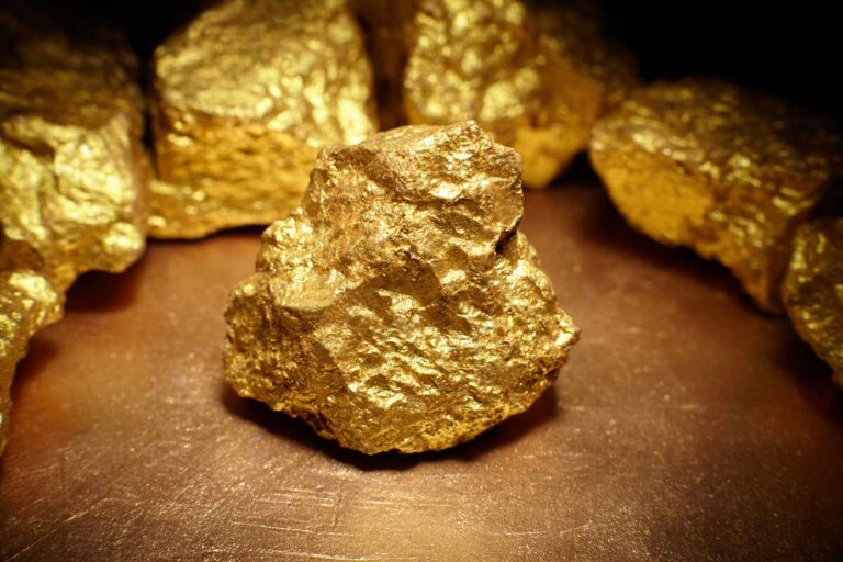 Geopolitical Uncertainty and Economic Risks Push Gold Past $3,000 What’s Next